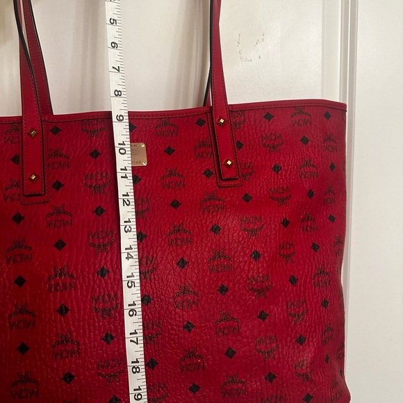 Authentic MCM Large Reversible Liz Shopper in Candy Red. Great Valentine Gift - Picture 7 of 13